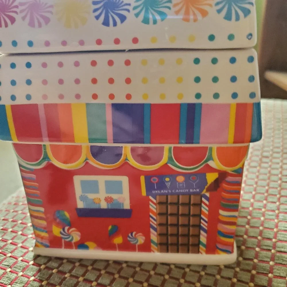 Dylan's Candy Bar Ceramic House - Picture 2 of 11